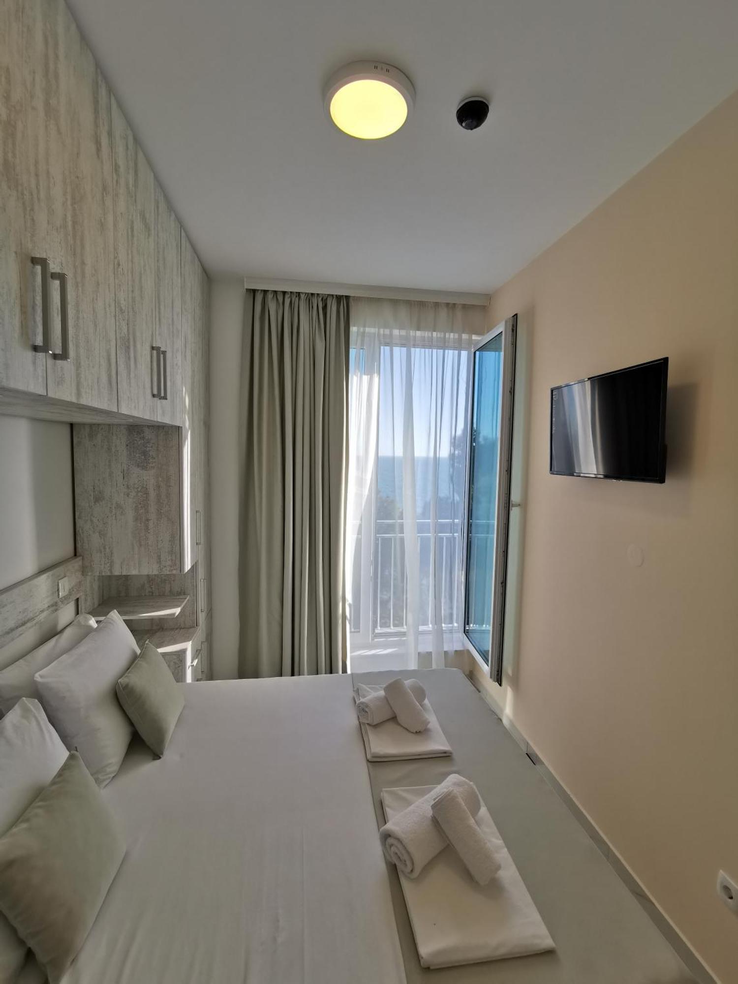 Hotel Montenino بار المظهر الخارجي الصورة