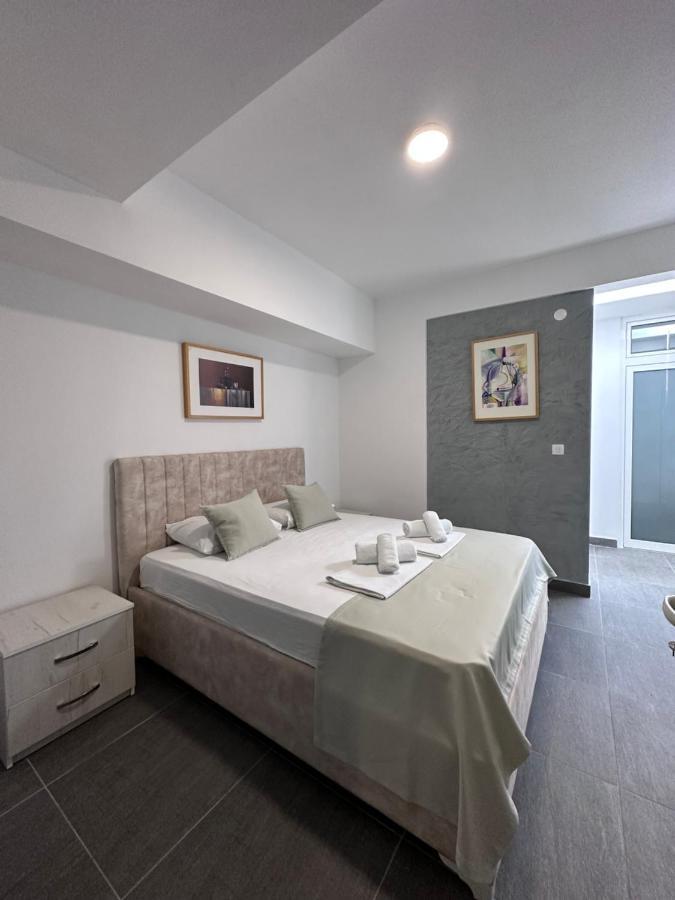 Hotel Montenino بار المظهر الخارجي الصورة