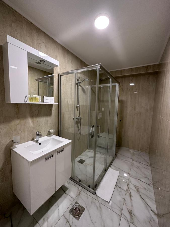 Hotel Montenino بار المظهر الخارجي الصورة